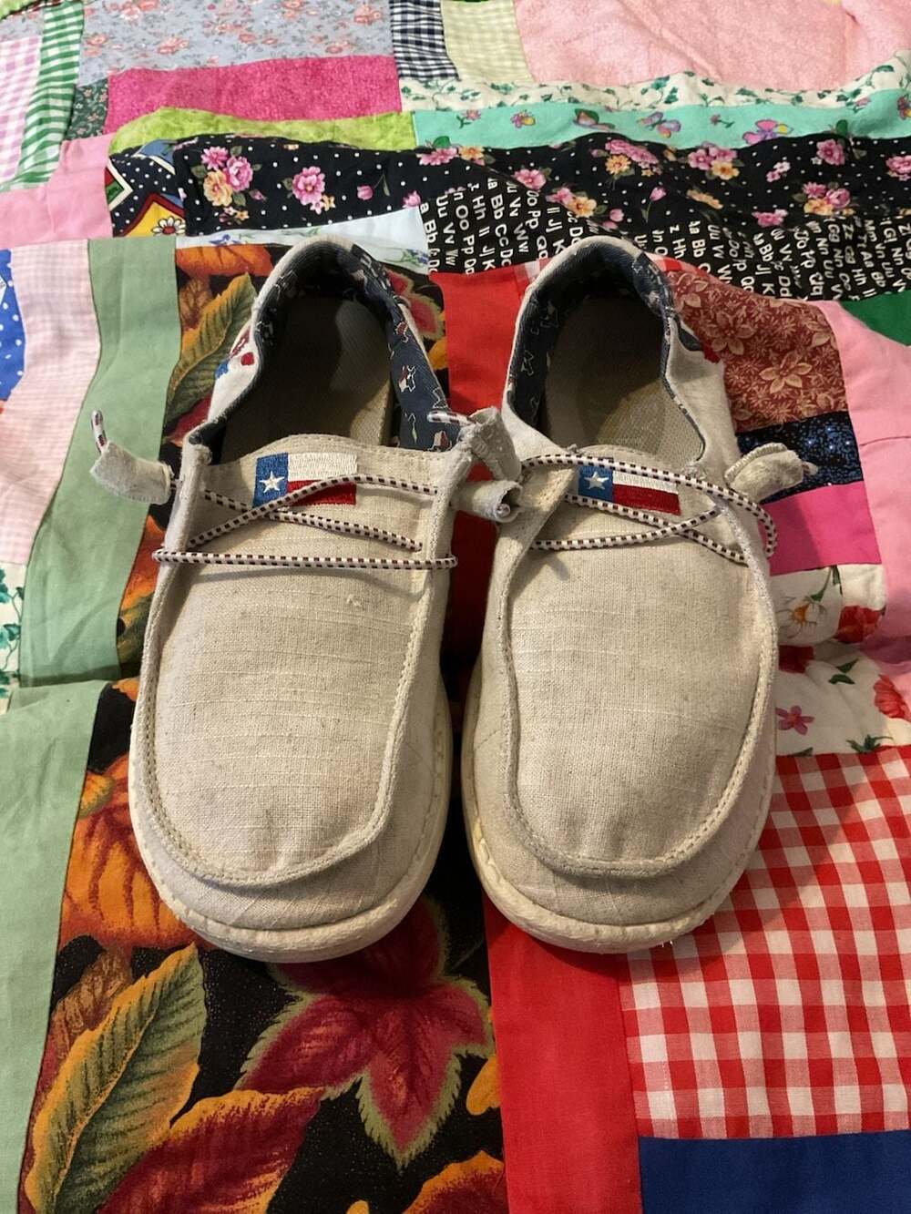 Hey Dude Women's Wendy Texas Canvas Off White Patriotic Casual Shoes Size W5